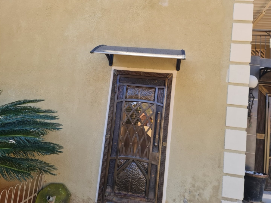 6 Bedroom Property for Sale in Safari Gardens North West